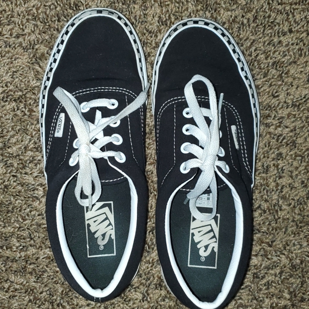 Womens Size 7 or Kids 5.5 Van's Low Top Black and White